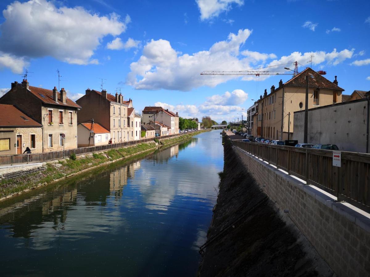 Au 4 Le Long Du Canal Avec Parking Apartamento Dijon Exterior foto